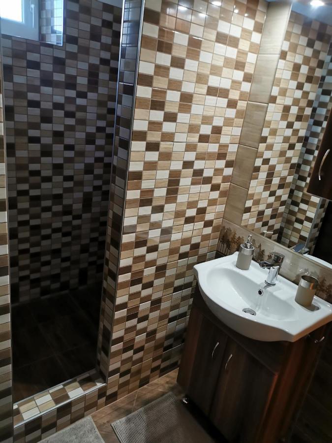 Zso-ze Apartment Tiszafüred